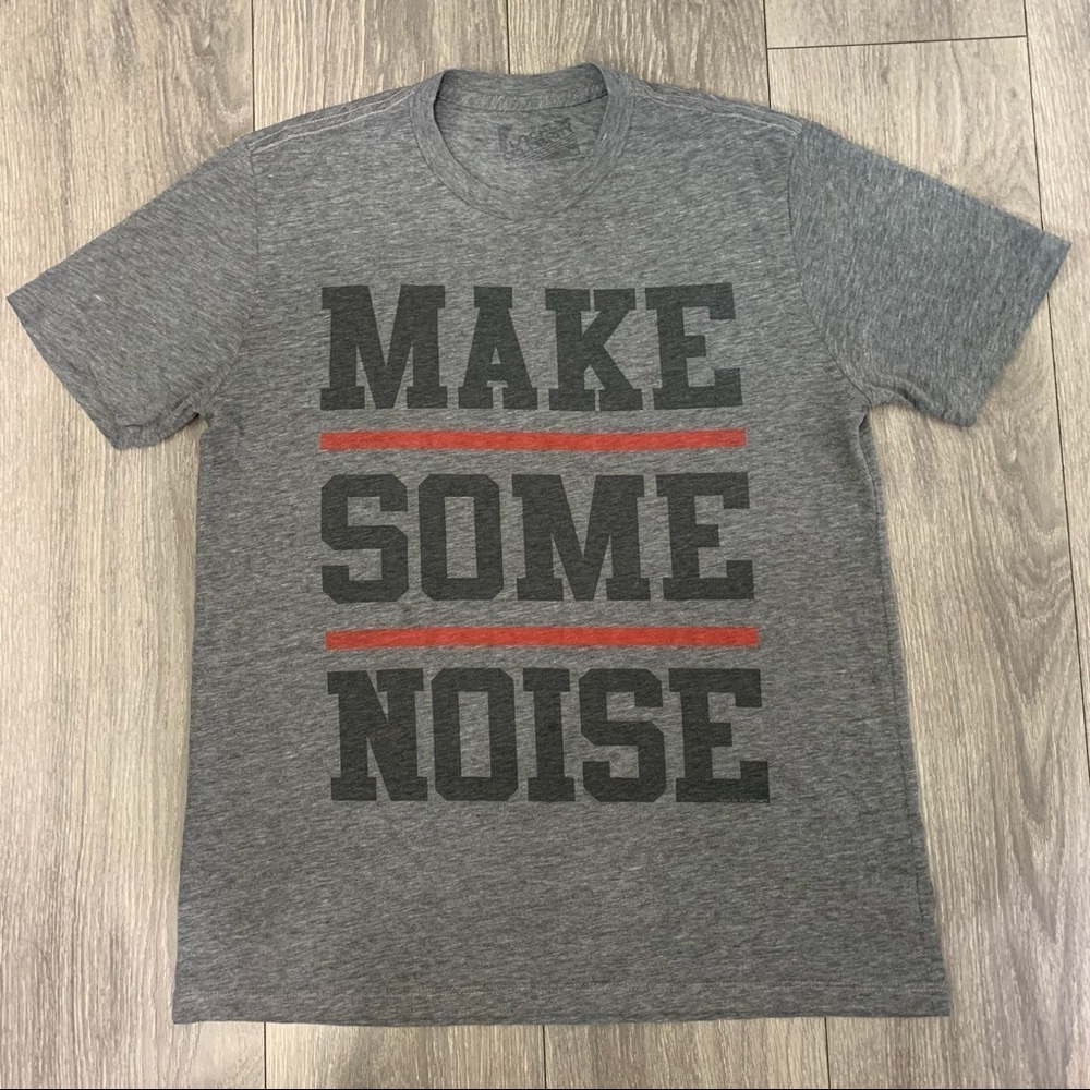Local Celebrity Make Some Noise Men Short‎ Sleeve Grey Shirt Size Medium